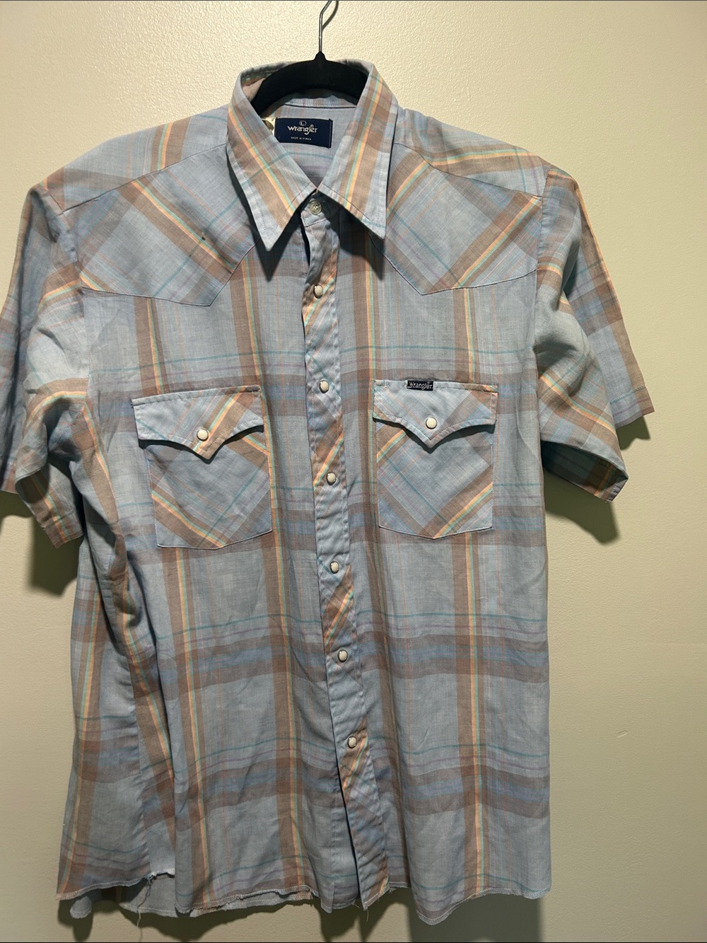 Wrangler Short-Sleeve Plaid Button-Up Shirt in Light Blue and Tan